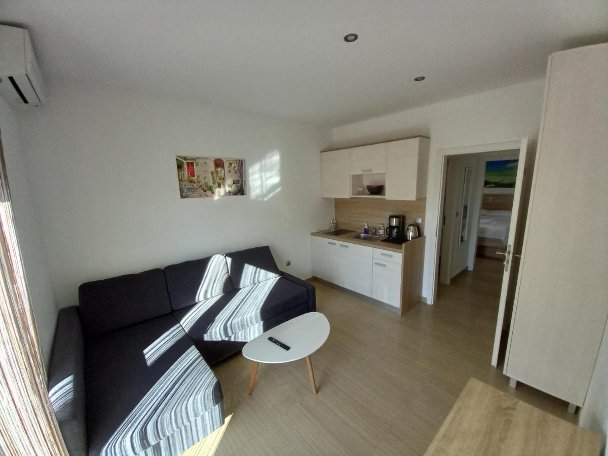 Apartmani Tropical Vodice Eksteriør billede
