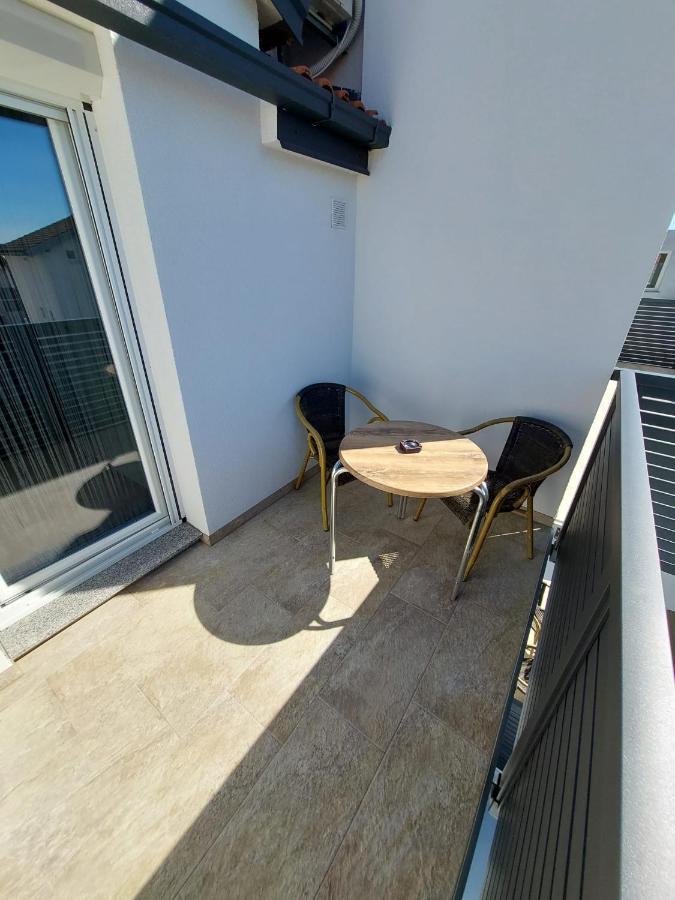 Apartmani Tropical Vodice Eksteriør billede