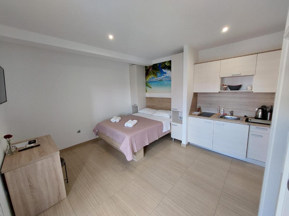 Apartmani Tropical Vodice Eksteriør billede