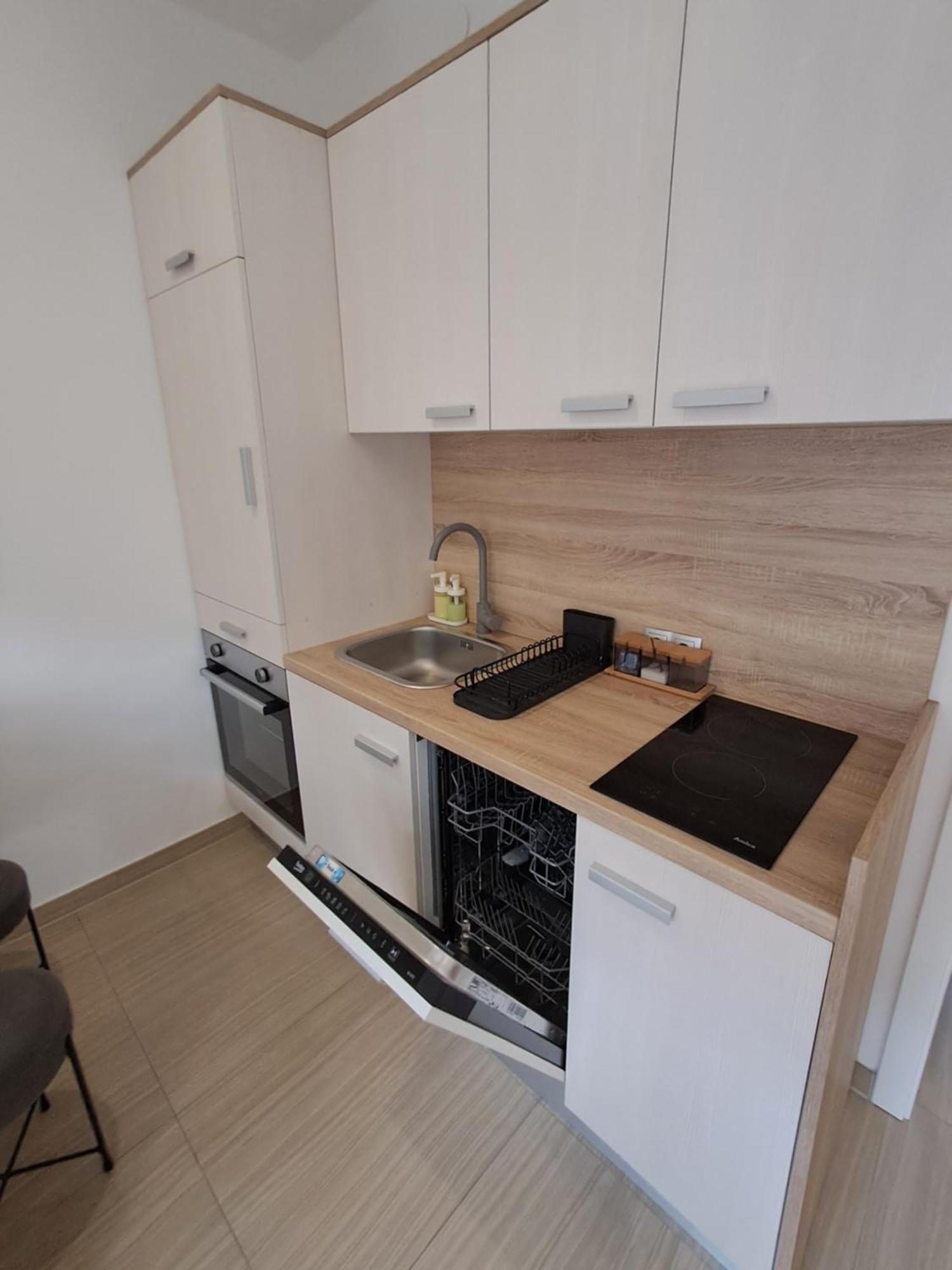 Apartmani Tropical Vodice Eksteriør billede